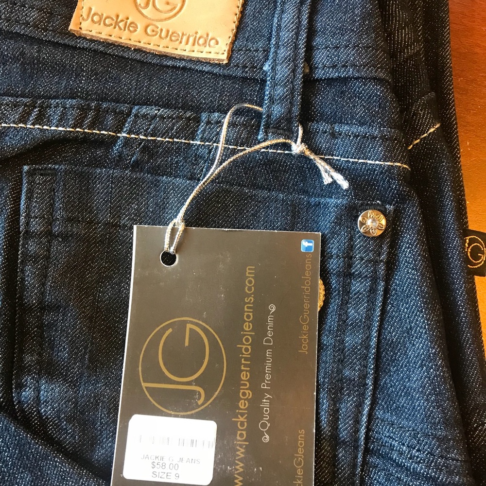 Butt lifting jeans !!
